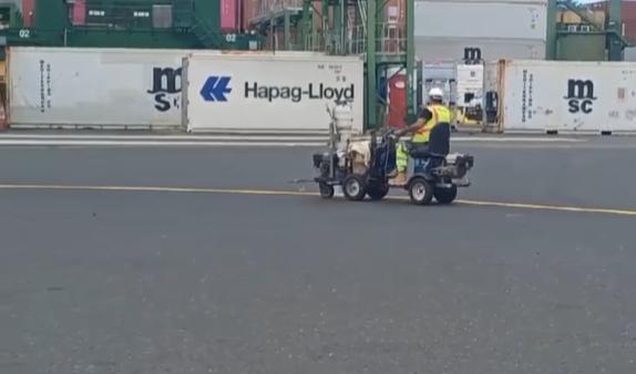 Pintura de alto tráfico con esferas reflectivas — PSA Panamá